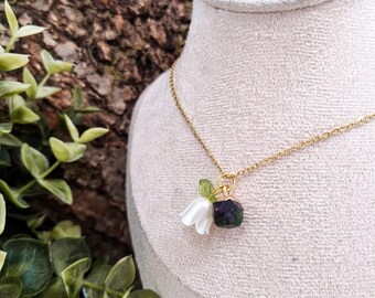 Simple tulip necklace - with ruby in zoisite | Crystal necklace | Witch necklace | Witchy gift