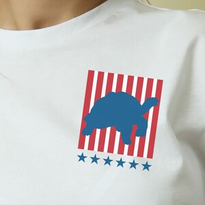 Turtle T-Shirt, Cool Shirt for Independence Day, 4th of July Gift for Nature Lover,  USA Flag Gift Shirt for Animal Lover, Gift for Mom