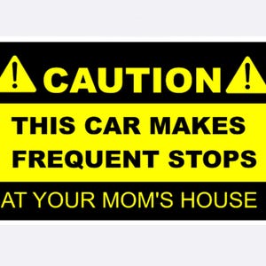 2 x grappige waarschuwingssticker png SVG-bestand - pas op: deze auto maakt frequente stops grappige waarschuwingssticker direct downloaden voor sticker T-shirt