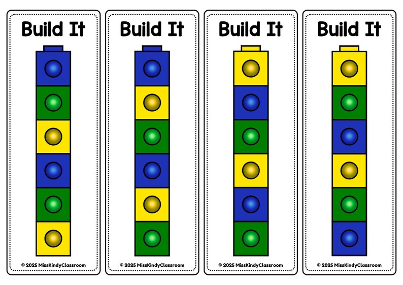 Op de afbeelding: Vier educatieve kaarten met de tekst "Build It" bovenaan. Elke kaart toont een verticale stapel kleurrijke blokken in blauw, groen en geel, met een kleine stip in het midden van elk blok. De kaarten zijn omrand met een stippellijn.