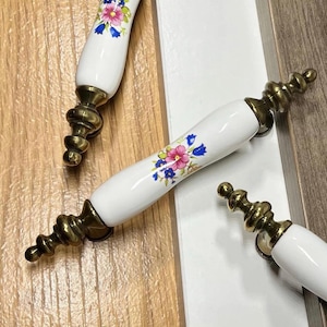 Vintage White Porcelain Ceramic Cabinet Handle Blue Floral Kitchen Drawer Pull 7