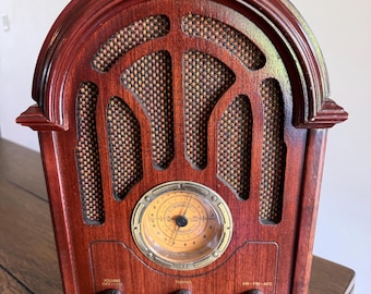 Vintage Thomas Collector's Edition Radio Model AM/FM/Cassette