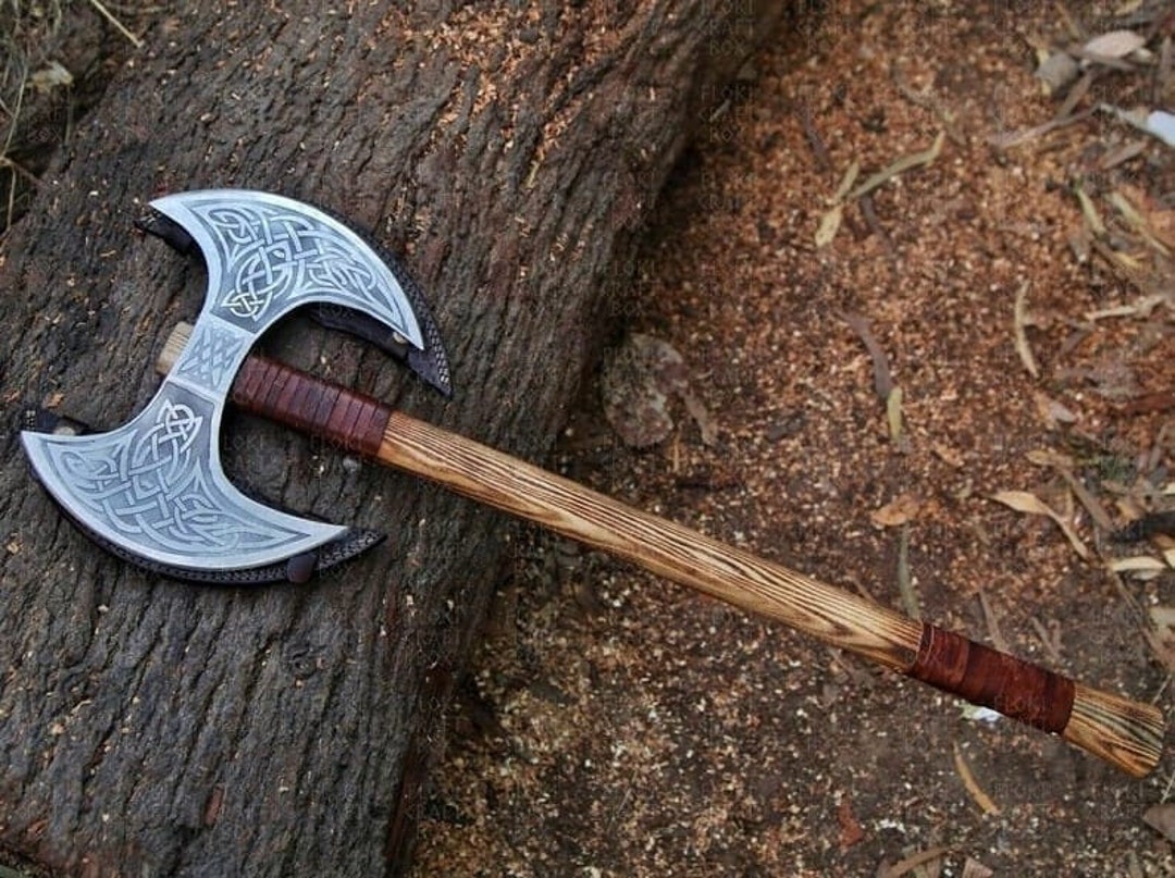 Viking House : Un espace unique de lancer de hache à Grenoble
