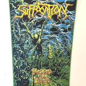 Soffocamento - Trafitto dall'interno Bordo VERDE (Limitato a 50) Toppa posteriore tessuta Con licenza ufficiale Nuovo Esaurito Direttamente