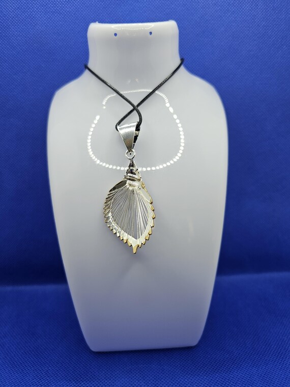 Wire Wrapped Seashell Pendant - image 3