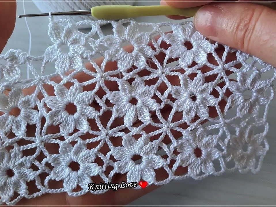 Crochet Flower Pattern: Easy, Beautiful Floral Patterned Crochet Mesh