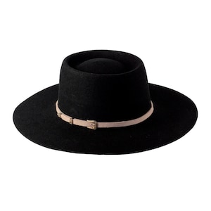 Chapeau télescope fait à la main avec du feutre de laine mérinos naturelle de 220 gr.