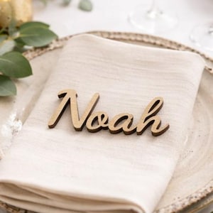 Nombres para la mesa en madera de nogal cortados con láser, madera contrachapada de alta calidad para bodas, cumpleaños, eventos, fiestas y regalos personalizados para bodas. imagen 4