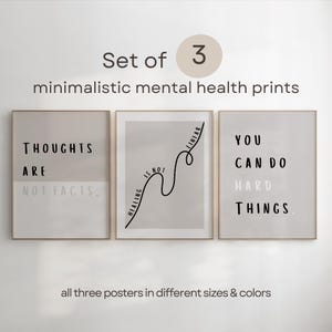 Puede incluir: Conjunto de tres láminas minimalistas sobre salud mental. Cada lámina enmarcada presenta citas inspiradoras en texto negro y gris. Las citas incluyen: "LOS PENSAMIENTOS NO SON HECHOS", "LA CURACIÓN NO ES LINEAL" y "PUEDES HACER COSAS DIFÍCILES".