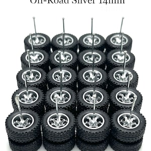 Te37 Off-Road Silver (SET DE 10 PAQUETES) 14 mm - Escala 1/64 con neumáticos de goma