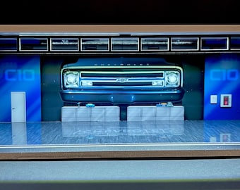 Diorama con pantalla LED temática C10