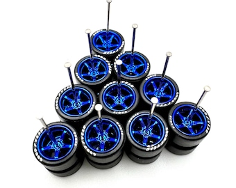 Advan V2 azul galvanizado con eje JDM para neumáticos con letras (juego de 5), 11 mm, escala 1/64, con neumáticos de goma