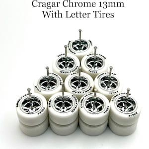 Pneus Cragar chromés 13 mm (PAQUET DE 5) avec lettres - Échelle 1/64 avec pneus en caoutchouc blanc
