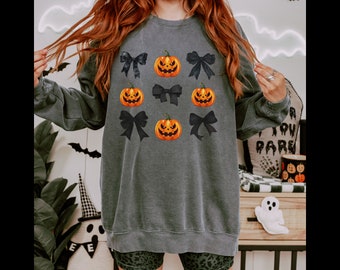 Comfort Colors Halloween Sweatshirt, Halloween Pumpkin Sweatshirt, Halloween Coquette Shirt, Cute Halloween Sweatshirt, Spooky Crewneck