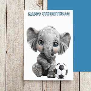 Kinder Geburtstagskarte Fußball - Mit niedlichem Baby Elefant - 3 verschiedene Nachrichtenoptionen, leer oder individuell - enthält Umschlag Ihrer Wahl