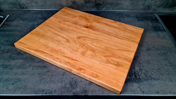 De Tijdloze Elegantie van een Gegraveerde Houten Snijplank