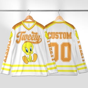 Camiseta de hockey personalizada de Tweety de Disney, regalo para fanáticos del hockey de Disney, atuendo de equipo de hockey