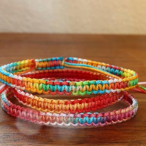 Waterproof Woven Surf Bracelet: Adjustable Macrame Friendship Jewelry