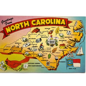 Cartolina d'epoca degli anni '50 con saluti dalla mappa turistica della Carolina del Nord - Lo Stato di Tar Heel - Inutilizzata