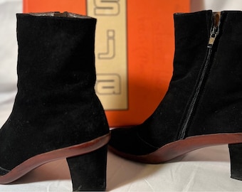 Vintage Black Suede Platform Boots Size 7