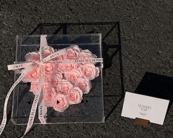 Caja de rosas naturales preservadas con soporte para partituras – Recuerdo de acrílico, regalo de aniversario para ella.
