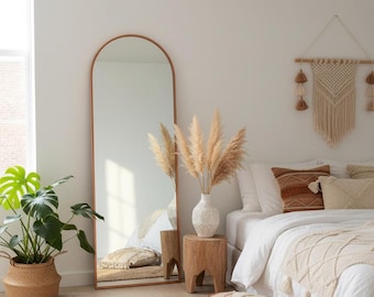 Specchio da terra ad arco in rame fatto a mano / Specchio a piantana in stile boho marocchino, realizzato artigianalmente