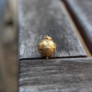 18K Gold Etruscan Revival Orb Pendant, Antique