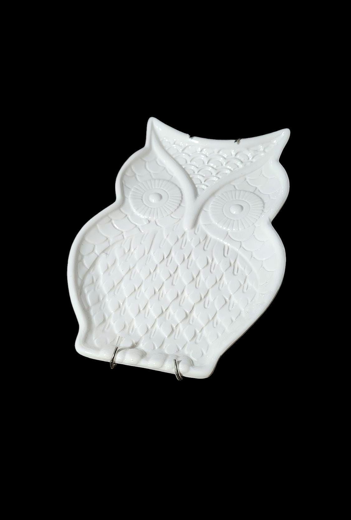 White Owl Hanging Pmate Ceramic Magenta
