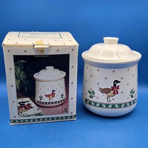 Vintage Holiday Goose Cookie Jar, 8&quot; Stoneware Decorative Kitchen Storage, Christmas Gift&quot;