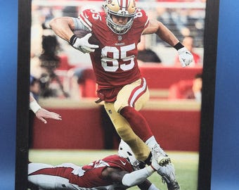 Fotografía enmarcada de George Kittle de los 49ers de Highland Mint, artículo de colección de la NFL.