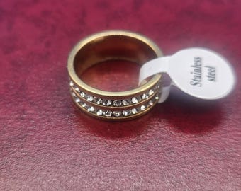 Gold Tone Stainless Steel 316L Acero Ring with White Rhinestones – Unisex Fashion Jewelry Size 7