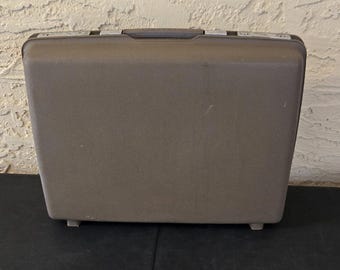 1994 Samsonite Estes Hard Shell Pullalong Suitcase, Black