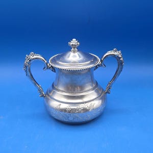 Vintage Forbes Quadruple Plate Sugar Bowl – Two Handles with Lid – Antique Silverplate – Ornate Victorian Style – Shabby Cottage Decor