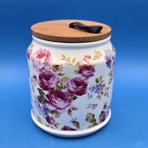 Vintage Fine Porcelain Grace Canister with Airtight Sealing Lid, Decorative Storage Container, Ideal Housewarming Gift