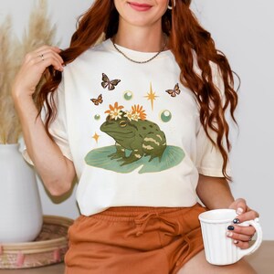 Frog tshirt, fairycore clothing, Dark academia shirt, cottagecore shirt, nature shirt