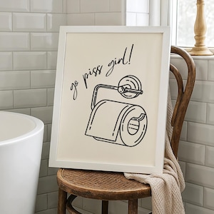 Decorazione murale per il bagno impertinente, stampabile "Go Piss Girl", cartello divertente per il bagno, decorazioni per il bagno impertinenti, download digitale istantaneo di carta igienica