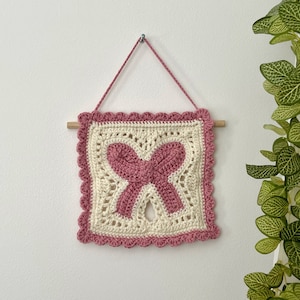 Crochet Bow Tapestry