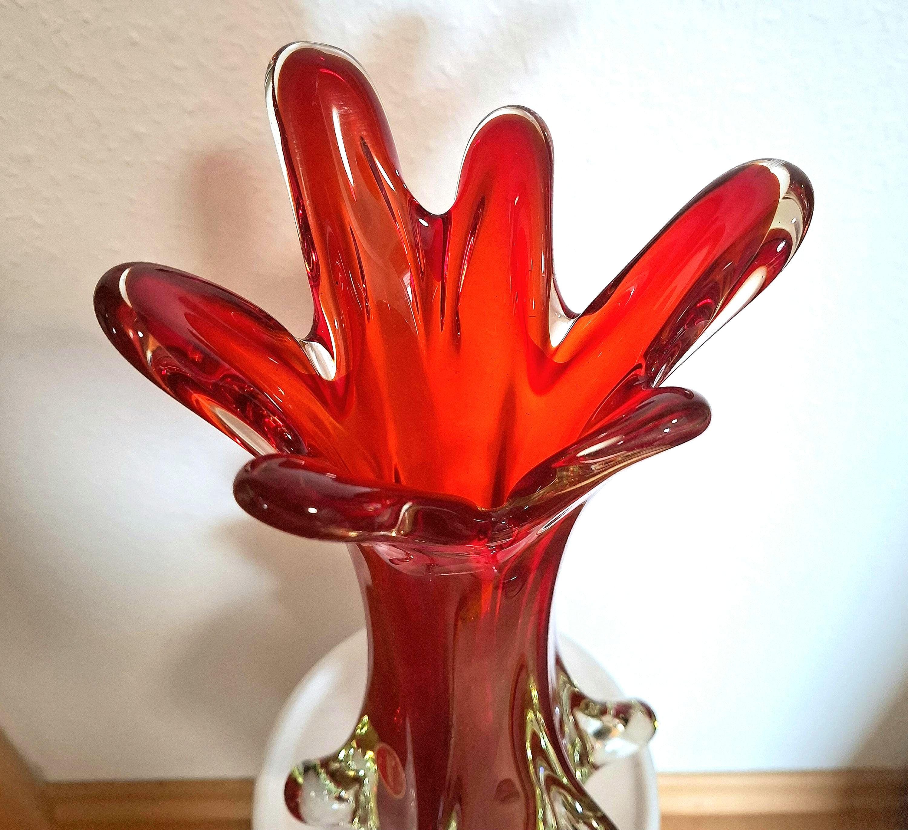 ムラーノ　ウランガラス　花瓶　ヴィンテージ　希少品 ムラーノウランガラスの花瓶、赤い花瓶 - Etsy 日本