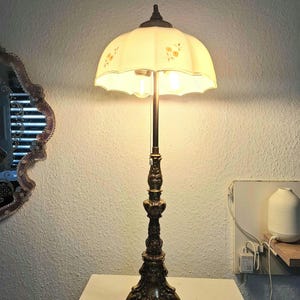 Vintage Brass Table Lamp, Floral Glass Shade, Dual Pull-Chain Light, Cottage Decor
