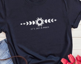 Mond Phase T-Shirt: Celestial Witchy Shirt