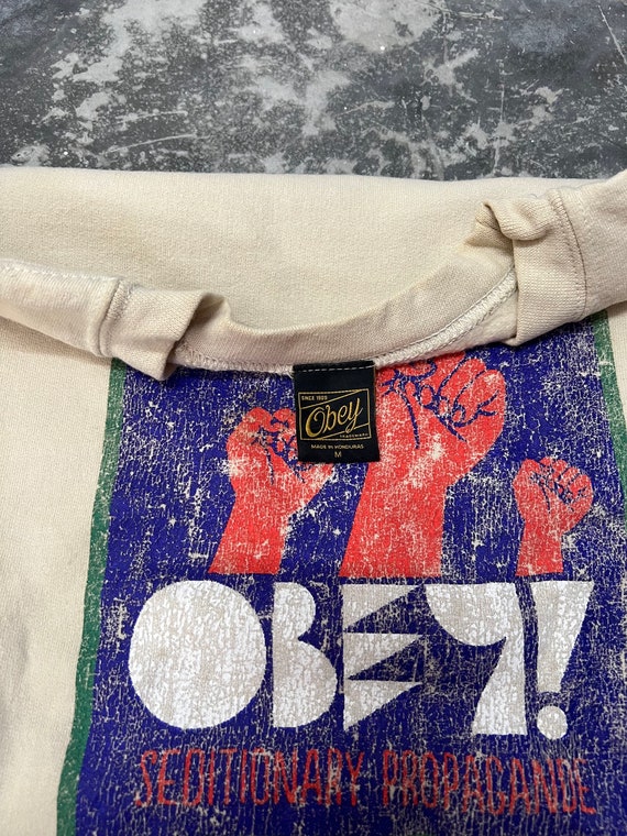 Vintage  Obey Worldwide Propaganda Sweatshirt Lar… - image 5