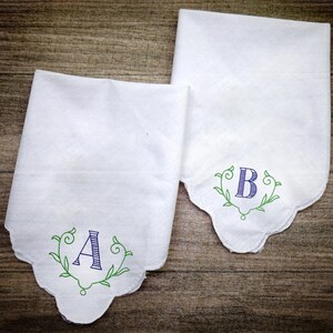 Embroidered Initial Wedding Hankie Personalized Handkerchief Scallop Edge Wedding Handkerchief Groom&#39;s Gift Wedding Handkerchief for Bride
