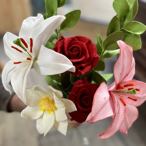 Felt flower- lilies-felt flower bouquet, wedding flowers, birthday flowers, anniversary flowers, home decor, house warming gift, hotel