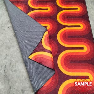 Groovy 70s Rug: Psychedelic Wavy Design image 7