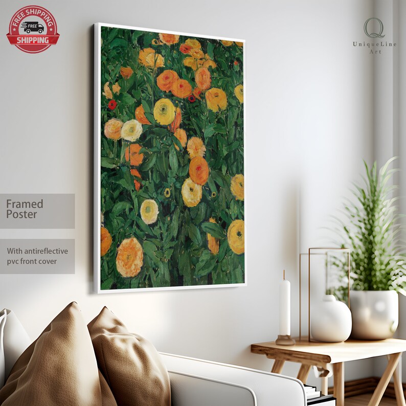 K&ouml;nnte beinhalten: Gerahmtes Poster eines Gem&auml;ldes, das einen Strau&szlig; gelber und orangefarbener Blumen mit gr&uuml;nen Bl&auml;ttern zeigt. Das Poster ist wei&szlig; gerahmt und hat eine antireflektierende PVC-Vorderseite.