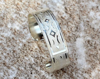 Silver cuff bracelet engraved Heart of stars customizable bracelet engraved silver jewelry designer jewelry adjustable silver bracelet