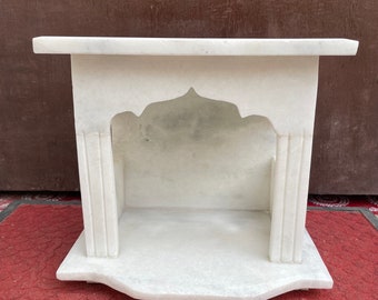 家庭用のコンパクトな大理石寺院、最高品質のマクラナ大理石で作られた美しい小さなマンディール