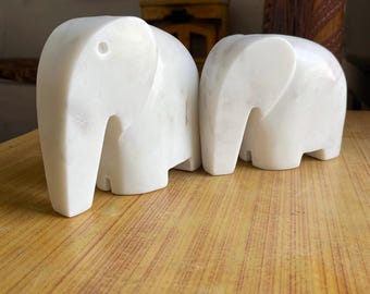 美しい白い大理石の象の置物5体セット。ギフト、装飾像、手彫りの像