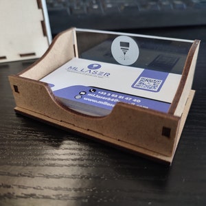 Lasergesneden visitekaartjeshouder van hout en plexiglas - Gepersonaliseerde gravure van uw logo - Kantooropslag