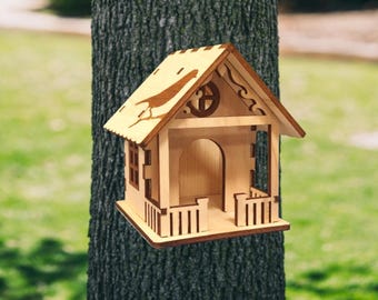 Pajarera de madera para jardín – Corte y grabado con láser – Decoración exterior única y duradera – Artesanía natural